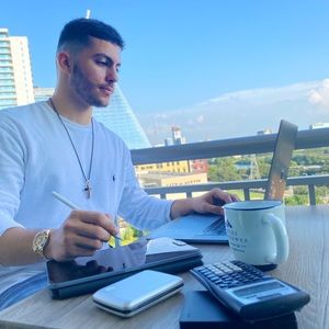 🏷 Hi! I’m Andreas. Thank you for shopping by!